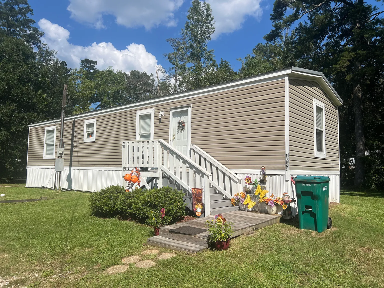 13961 Hartman Ln — Photo 1