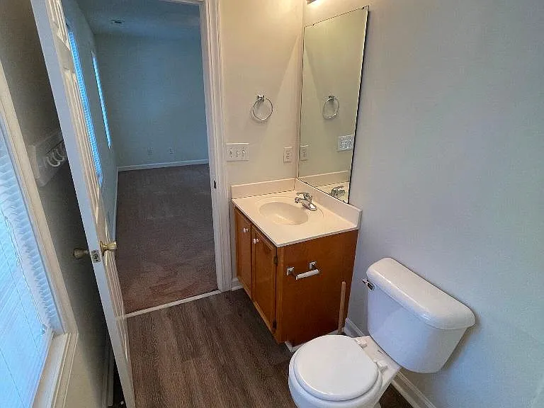 605 Avery St — Photo 31