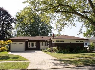 90 Green Acres Rd, Tonawanda, NY 14150