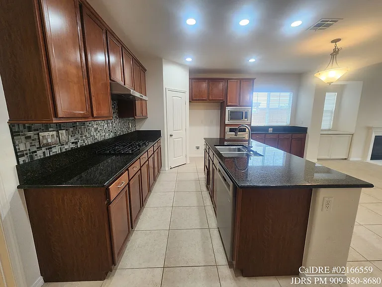 13891 Huntervale Dr — Photo 4