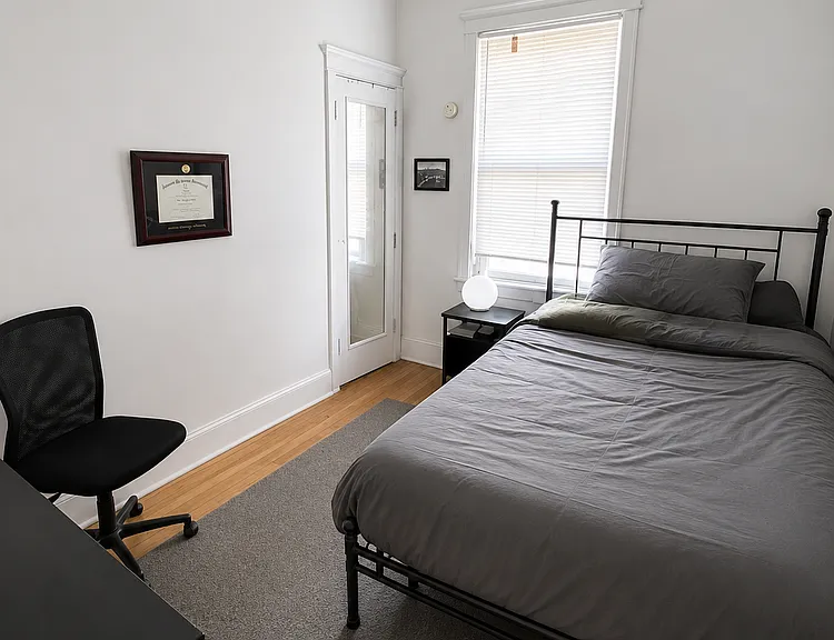 836 W Bradley Pl #1R — Photo 5