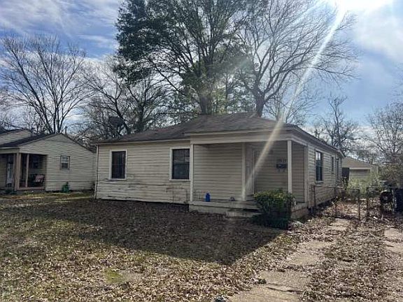 2nd image of 2631 Mimosa Ave