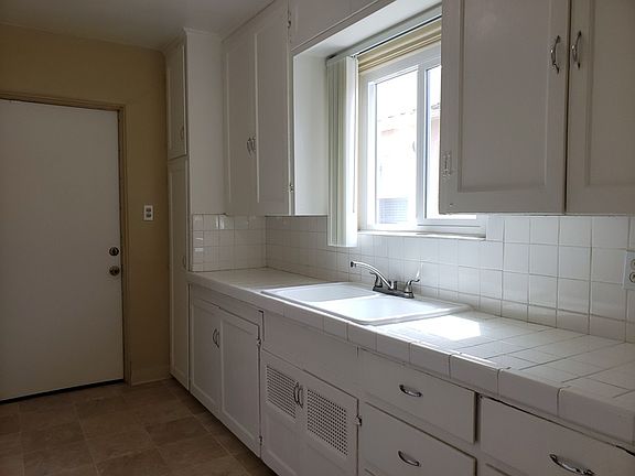 5th image of 4377 Cherokee Ave
