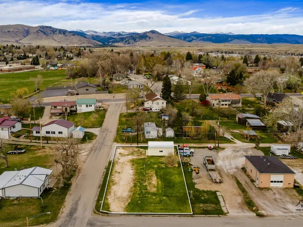 570 S Wyoming Ave, Buffalo, WY 82834