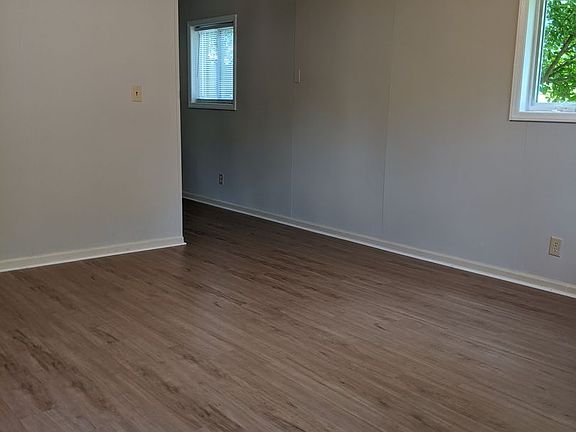 4th image of 110 Crest St #B