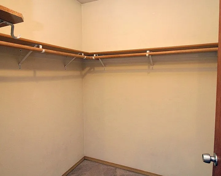 812 N Dekum St — Photo 21