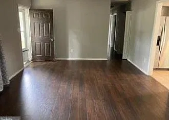 3 bed, 1300 sqft, $2,300 — Photo 2