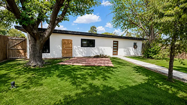 2 bed, 1.5 bath, 1000 sqft, $1,395 — Photo 2