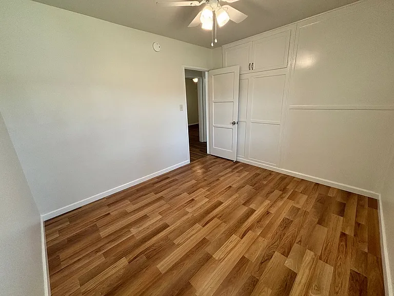 8112 Taylor St — Photo 8