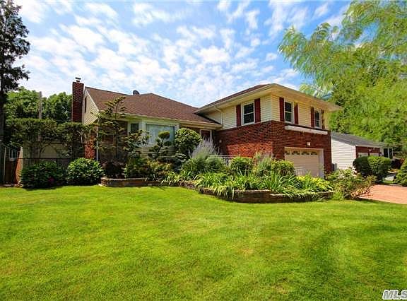 3rd image of 21 De Chiaro Ln