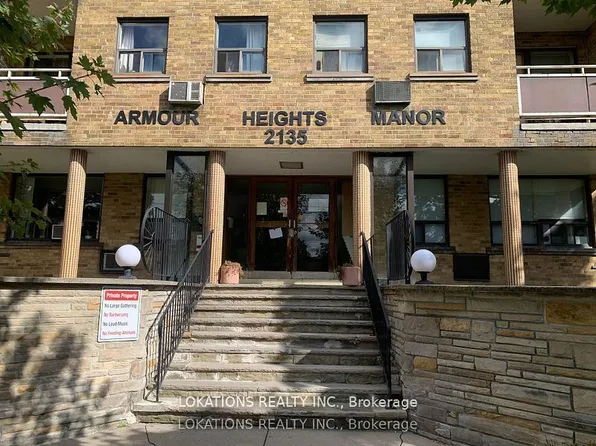 2135 Avenue Rd #313, Toronto, ON M5M 4B3