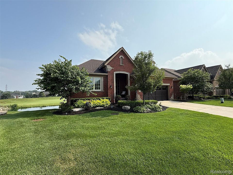 1st image of 58626 Valley View Dr