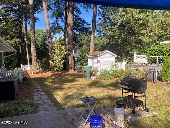 4th image of 1301 Evergreen Drive