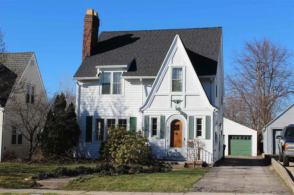 821 E Woodside St photo 1