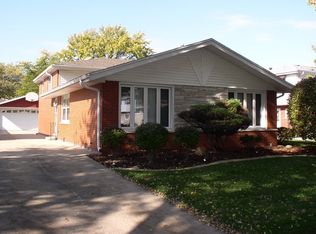 10320 Lockwood Ave, Oak Lawn, IL 60453