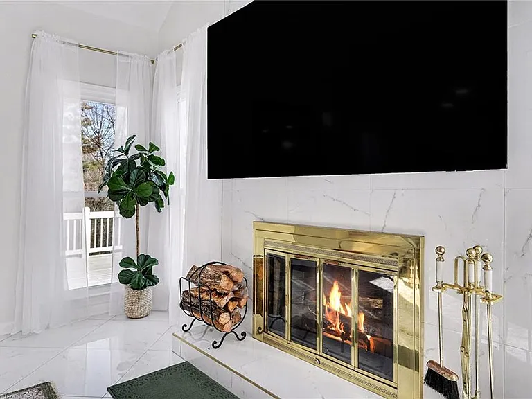 241 Nacoochee Dr — Photo 6