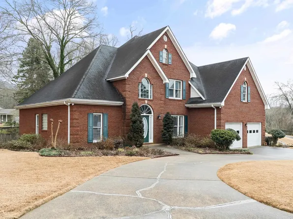 6013 Silver Lake Cir, Pinson, AL 35126