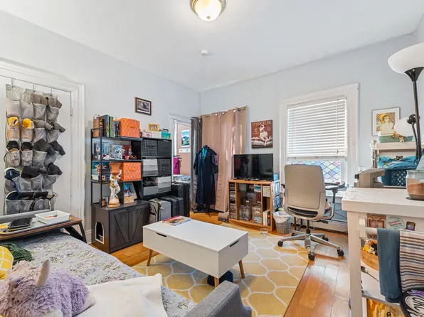 12 Evergreen Sq, Somerville, MA