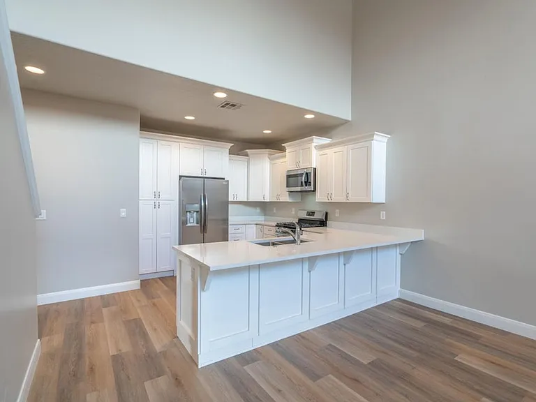 174 N 100 W #6 — Photo 4