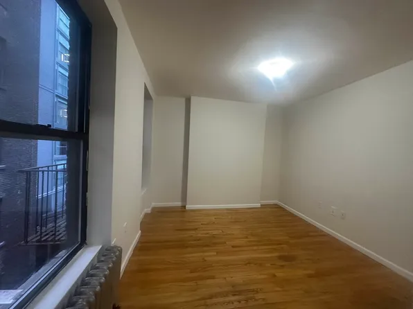 331 West 35th Street image 7 of 9