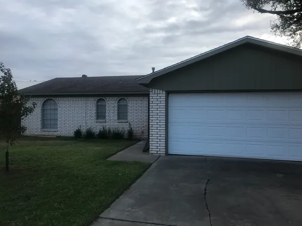 3215 Wind Song Dr, Amarillo, TX 79103
