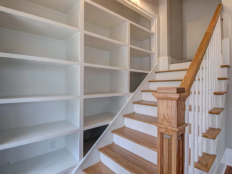 1420 Commerce St — Photo 3