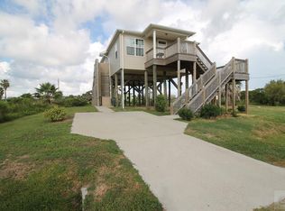 1021 Dolphin Rd, Gilchrist, TX 77650