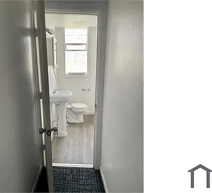 Studio, $850 — Photo 1