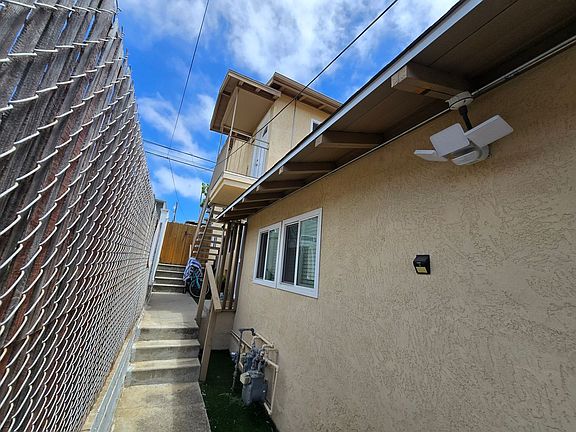3rd image of 2142-48 Oliver Ave #2146