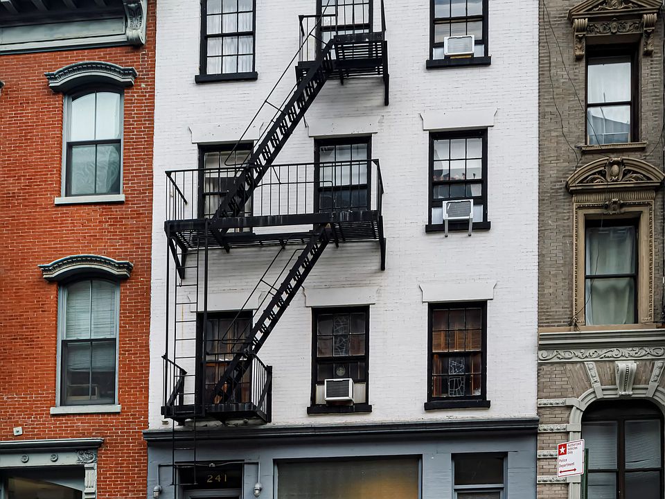 1st image of 241 W 20th St