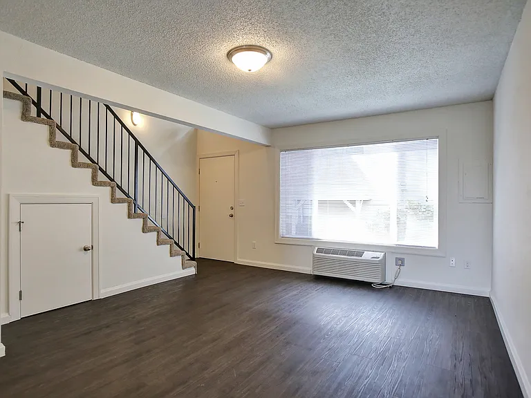 Ironwood Apartments — Photo 15