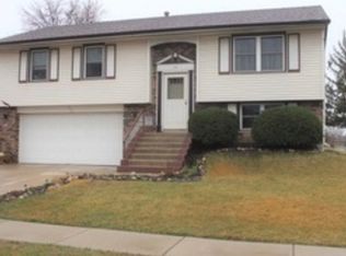 338 Brunswick Ct, Streamwood, IL