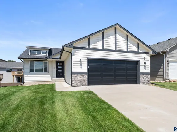 6745 W Viola Ct, Sioux Falls, SD 57107
