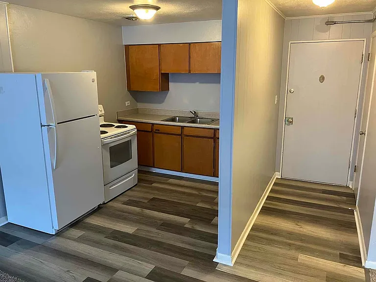 Updated Littleton Apartment with Amenities! Emerald Point — Photo 15