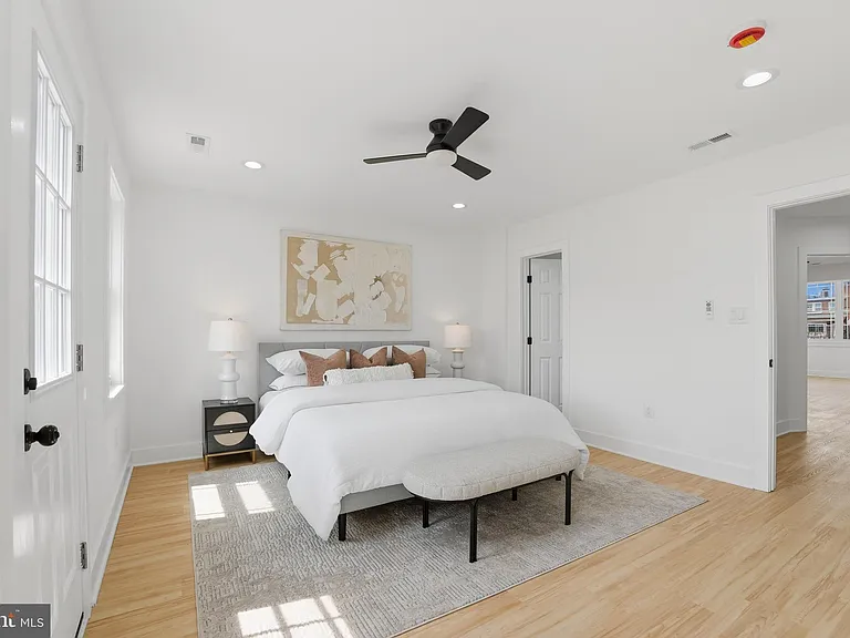129 Hamilton St NW — Photo 23
