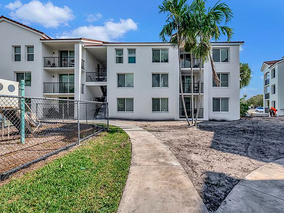 3rd image of 1216 Villa Lane #1216