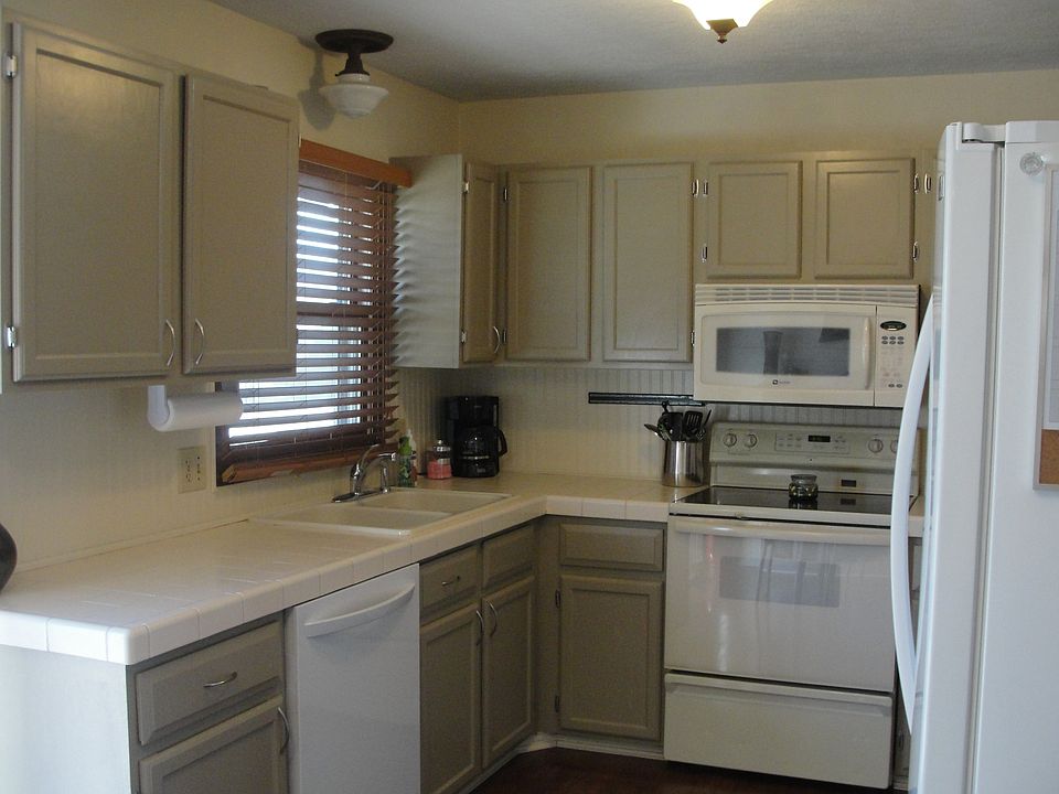 2nd image of 1106 Robin Glen Dr
