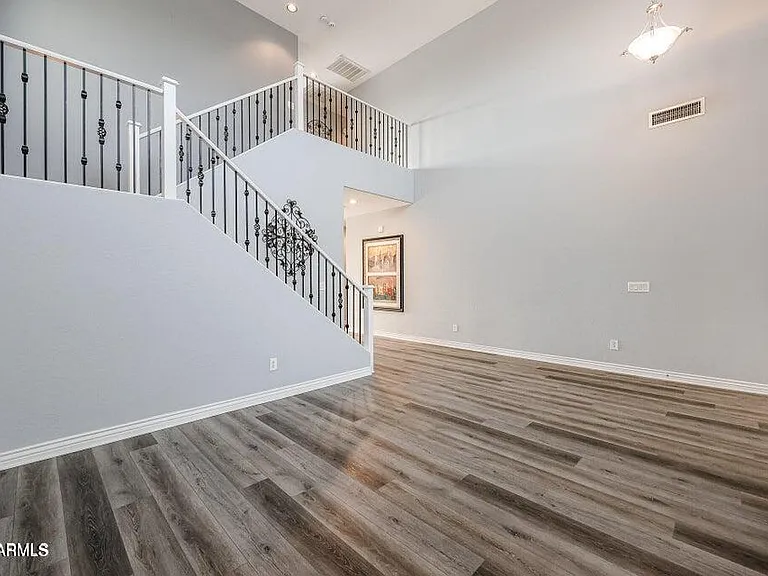 10863 W Washington St — Photo 21