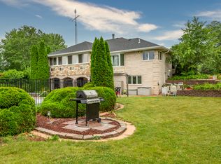 18 N 42nd Rd, Mendota, IL 61342