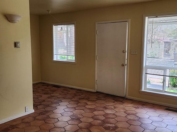 2nd image of 907 E Laird Ave #907