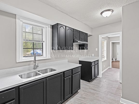 5th image of 4051 Auburn Rd
