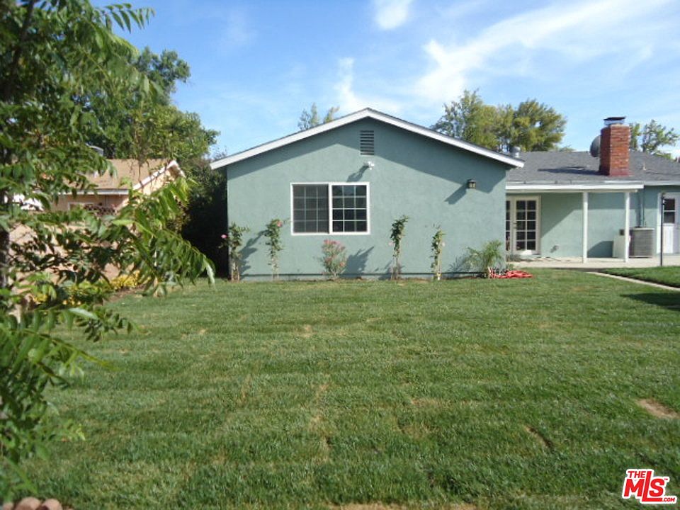 1st image of 23357 Vanowen St
