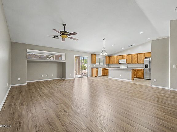 3rd image of 17572 W SPRING Lane