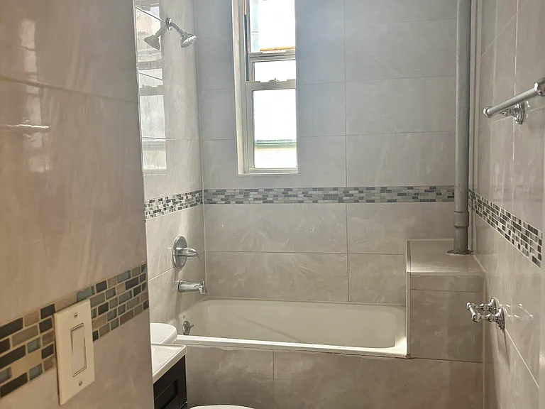 305 Clarkson Ave #7G — Photo 9