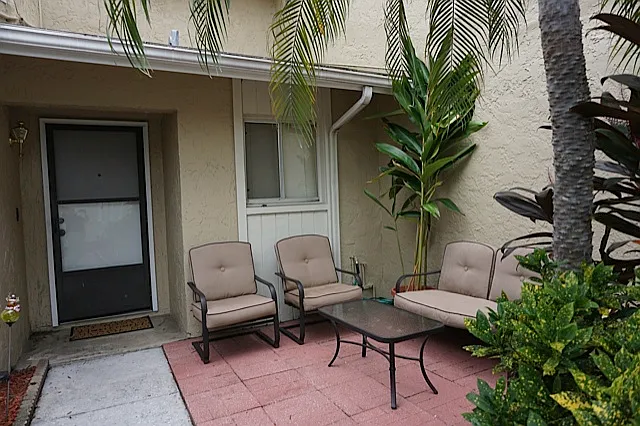6245 Cape Sable Way NE #2 — Photo 3