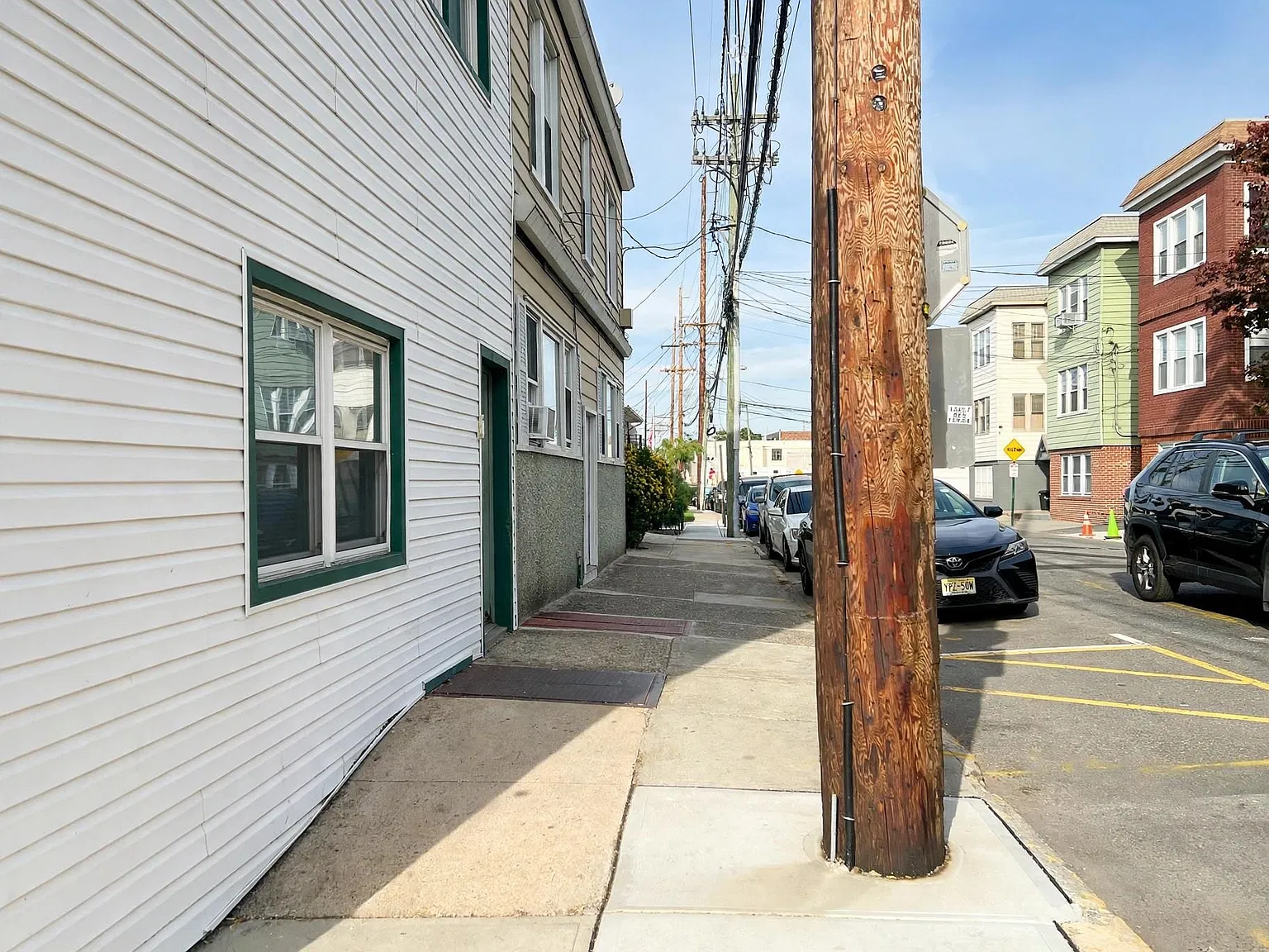 2 bed, 1.0 bath, $1,600 — Photo 2