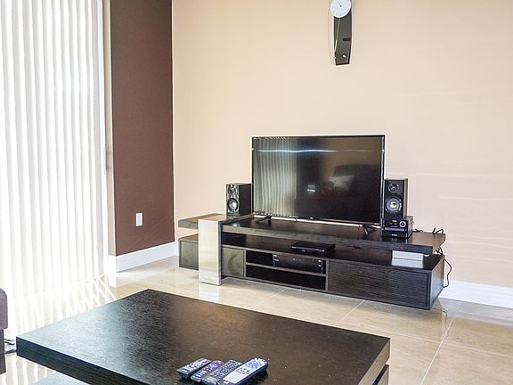 5th image of 700 E Boynton Beach Blvd Unit 205