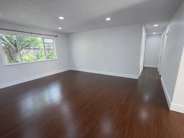 2217 Santa Fe Ct — Photo 13