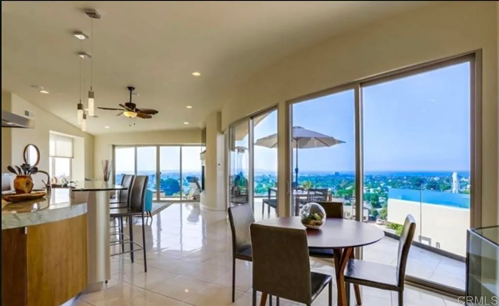 4 bed, 4.5 bath, 3337 sqft, $13,500 — Photo 3
