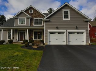 223 Canterbury Cir, Blakeslee, PA 18610